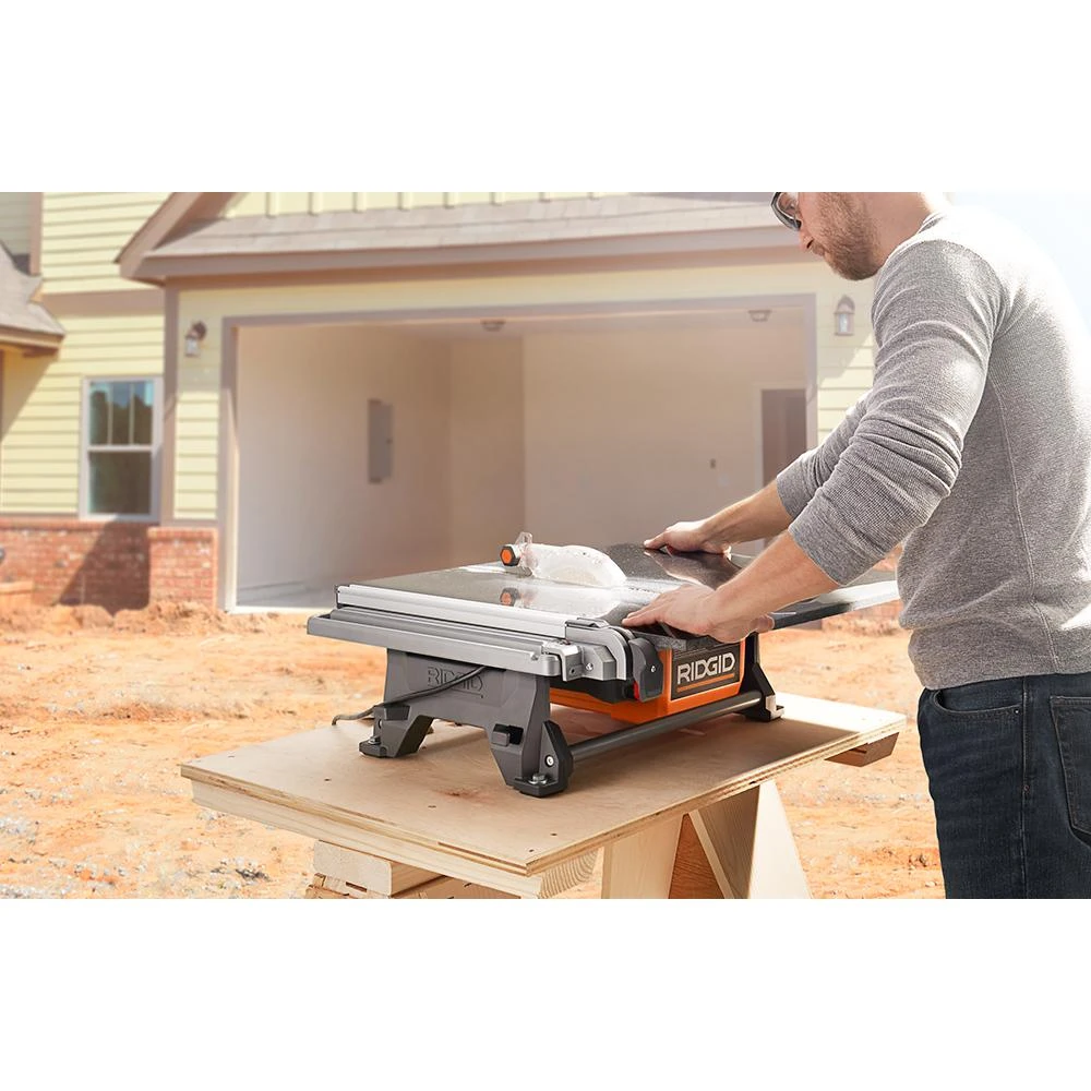 RIDGID 6.5 Amp Corded 7 In. Table Top Wet Tile Saw With Pro-Hinge Stabilizing Knee Pads - Image 9