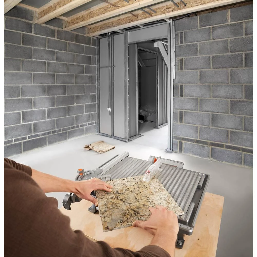 RIDGID 6.5 Amp Corded 7 In. Table Top Wet Tile Saw With Pro-Hinge Stabilizing Knee Pads - Image 8